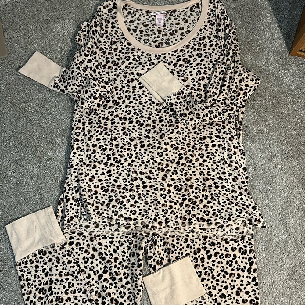 Victoria’s Secret 2 piece PJ set